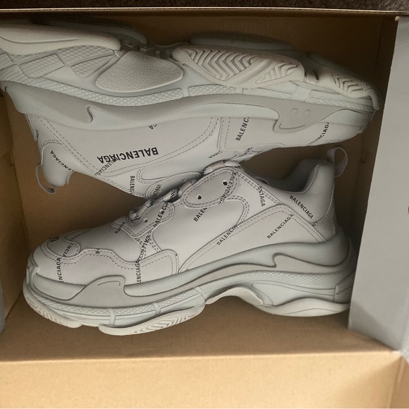 COPY - Balenciaga triple s - Picture 5 of 6